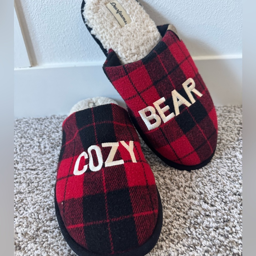 Dearfoams Cozy Bear Plaid Slippers- UNISEX mends 9/10 women 11/12- NWOT
